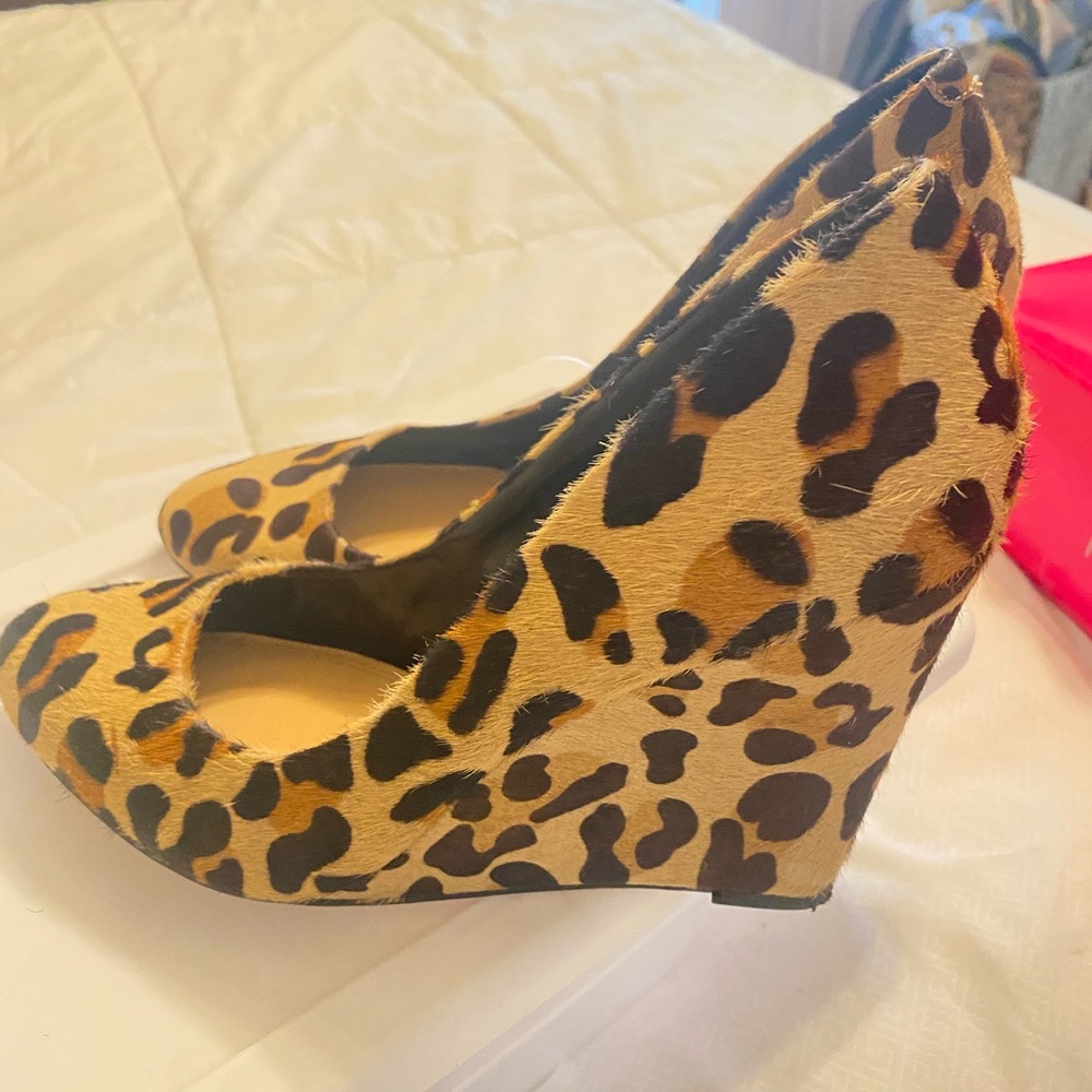 Cheetah animal wedge heels 8.5 ladies shoes